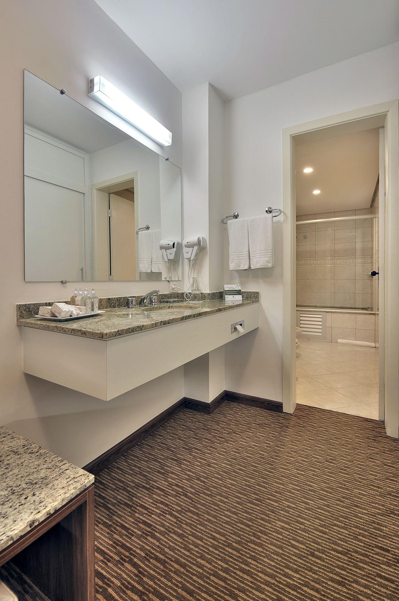 Hotel Deville 4*