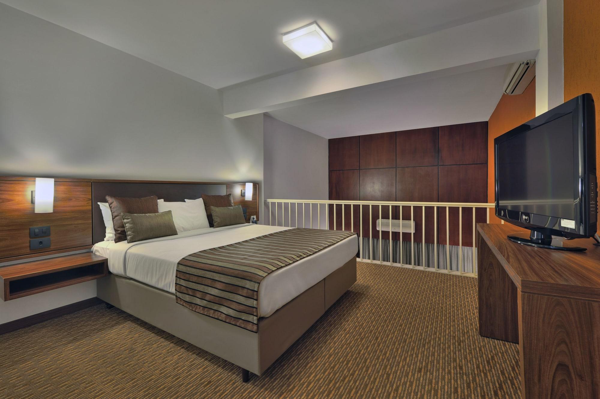 Hotel Deville 4*
