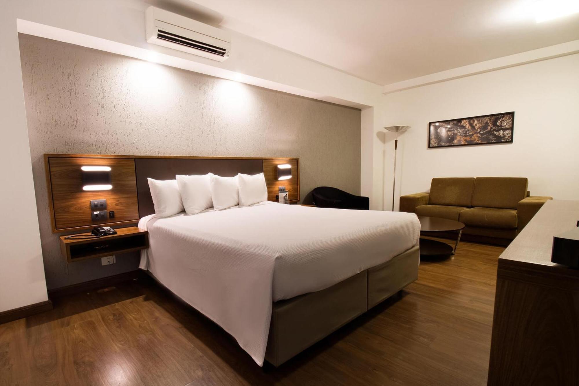 Deville Hotel 4*