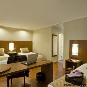 Deville Hotel 4*